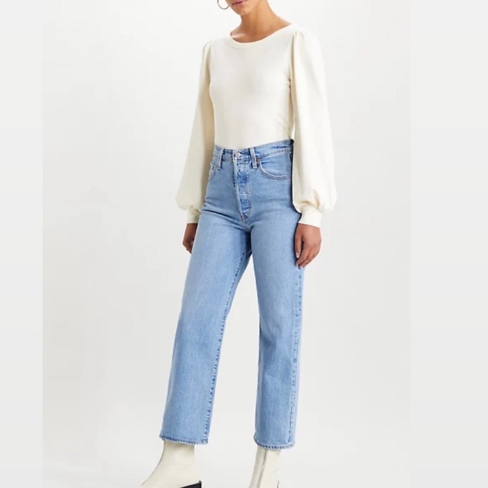 Levi’s Ribcage Straight Ankle Women's Jeans
Color: Tango Gossip